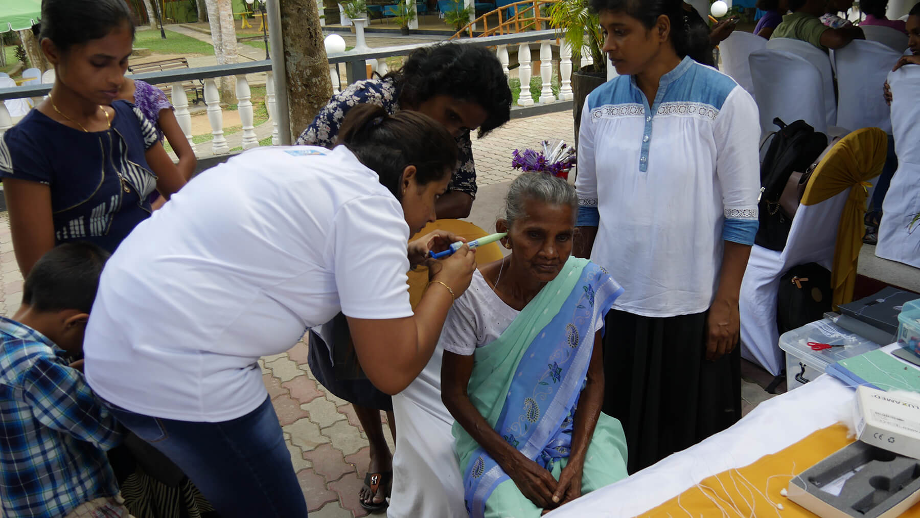 Galle-branch-Hearing-aid-distribution-to-locals-with-low-income-from-WISH-Foundation-Feb-2018-3